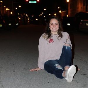 Meet your Posher, Elizabeth